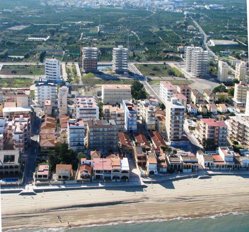 Piles - Apartment - Sleeps 7 - Parking - Seafront Εξωτερικό φωτογραφία