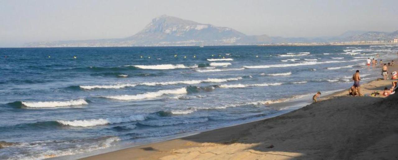 Piles - Apartment - Sleeps 7 - Parking - Seafront Εξωτερικό φωτογραφία