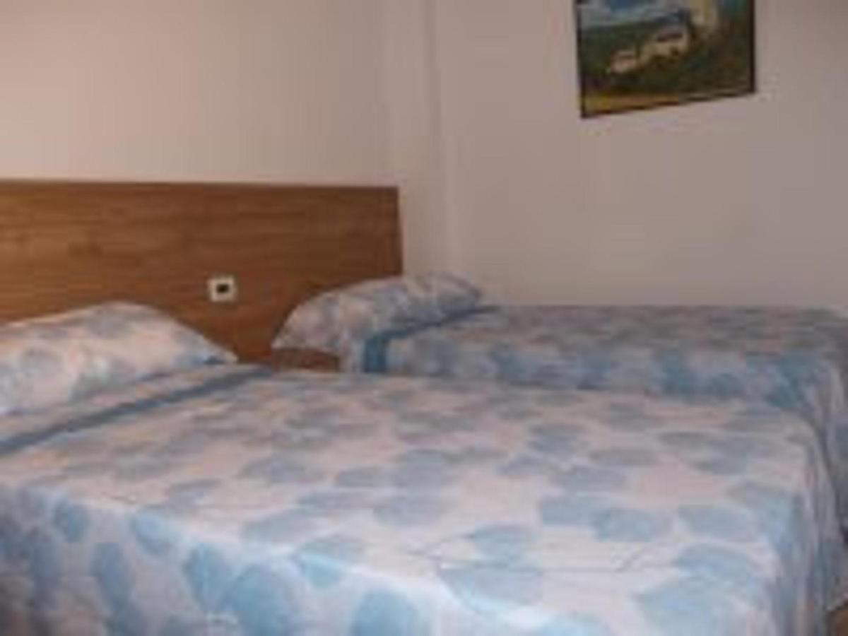 Piles - Apartment - Sleeps 7 - Parking - Seafront Εξωτερικό φωτογραφία