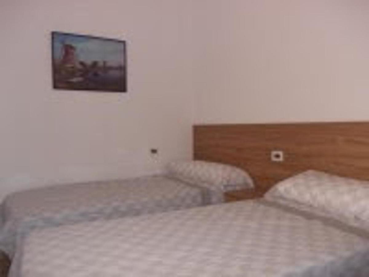 Piles - Apartment - Sleeps 7 - Parking - Seafront Εξωτερικό φωτογραφία